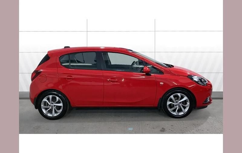 Used Vauxhall Corsa SRi 90 HP (66 kW) 2017 Red Hatchback