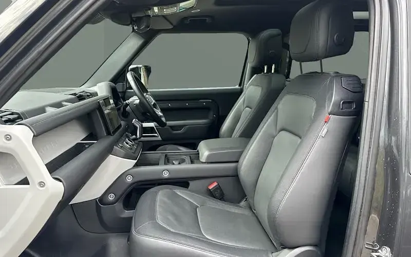 Gebraucht Land Rover Defender HSE Dynamic 249 PS (183 kW) 2024 Grau SUV