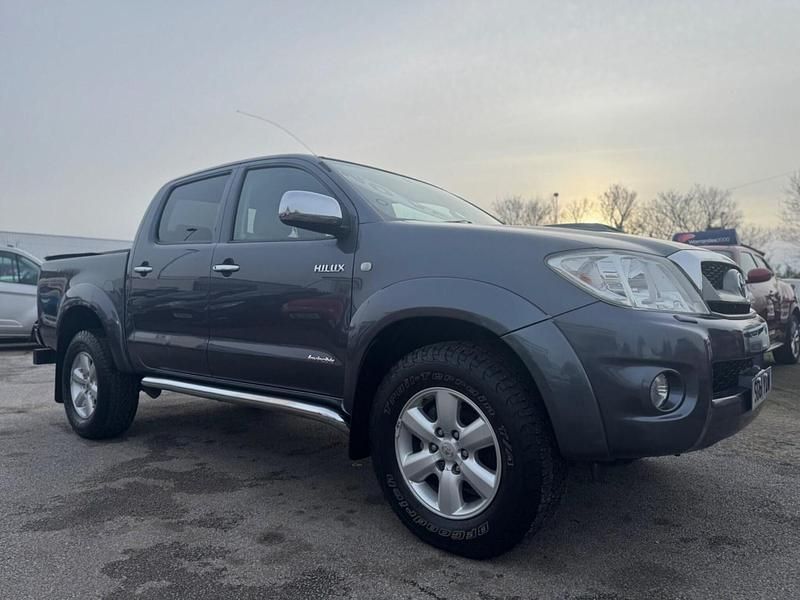 Used Toyota HiLux 2011 Grey Pickup