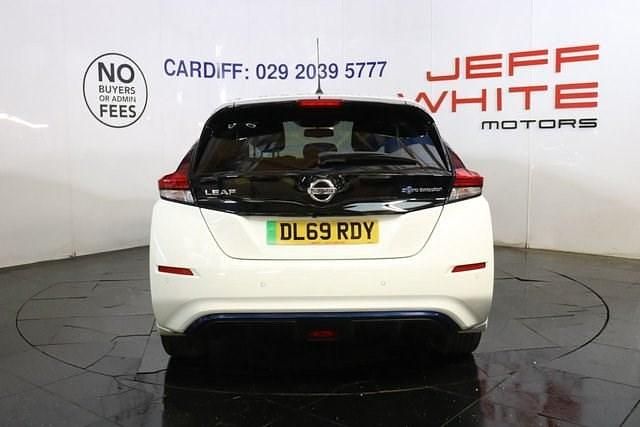 Used Nissan Leaf N-Connecta 110 kW (150 HP) 2019 White Hatchback