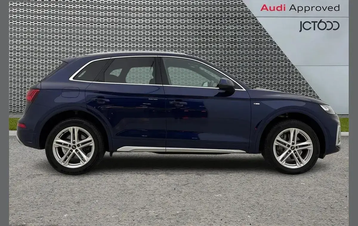 Used Audi Q5 S-Line 200 HP (147 kW) 2023 Blue SUV