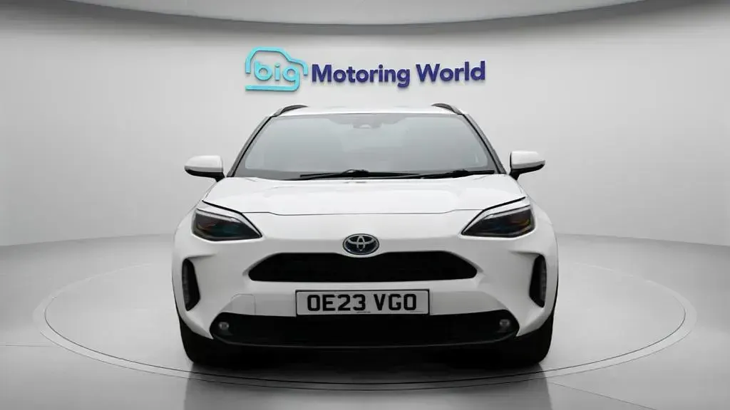Used Toyota Yaris Cross Design 116 HP (85 kW) 2023 White SUV