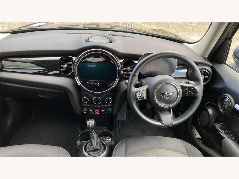 Used Mini Cooper Classic 136 HP (100 kW) 2022 Black Hatchback