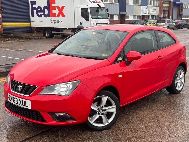 Begagnad Seat Ibiza Sport 2014 Röd Halvkombi