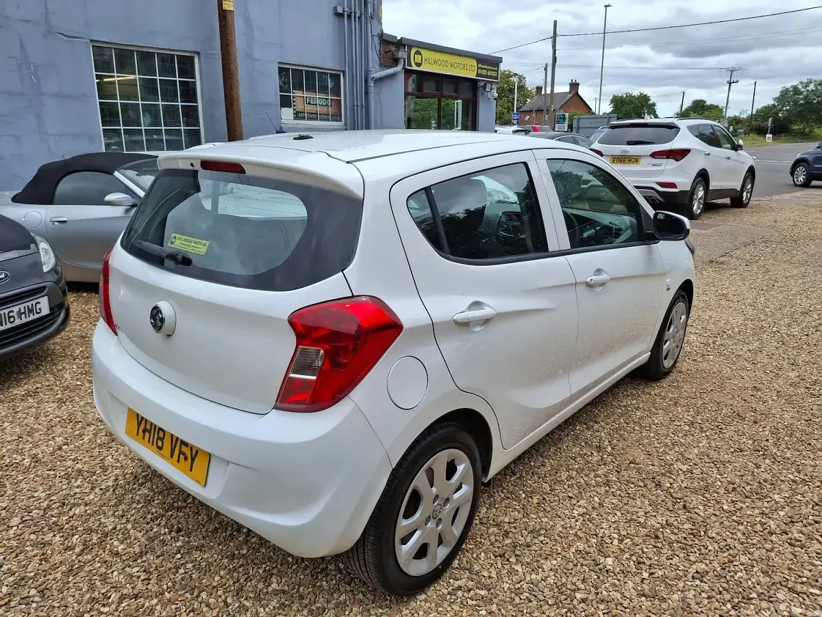 Used Vauxhall Viva 75 HP (55 kW) 2018 White Hatchback