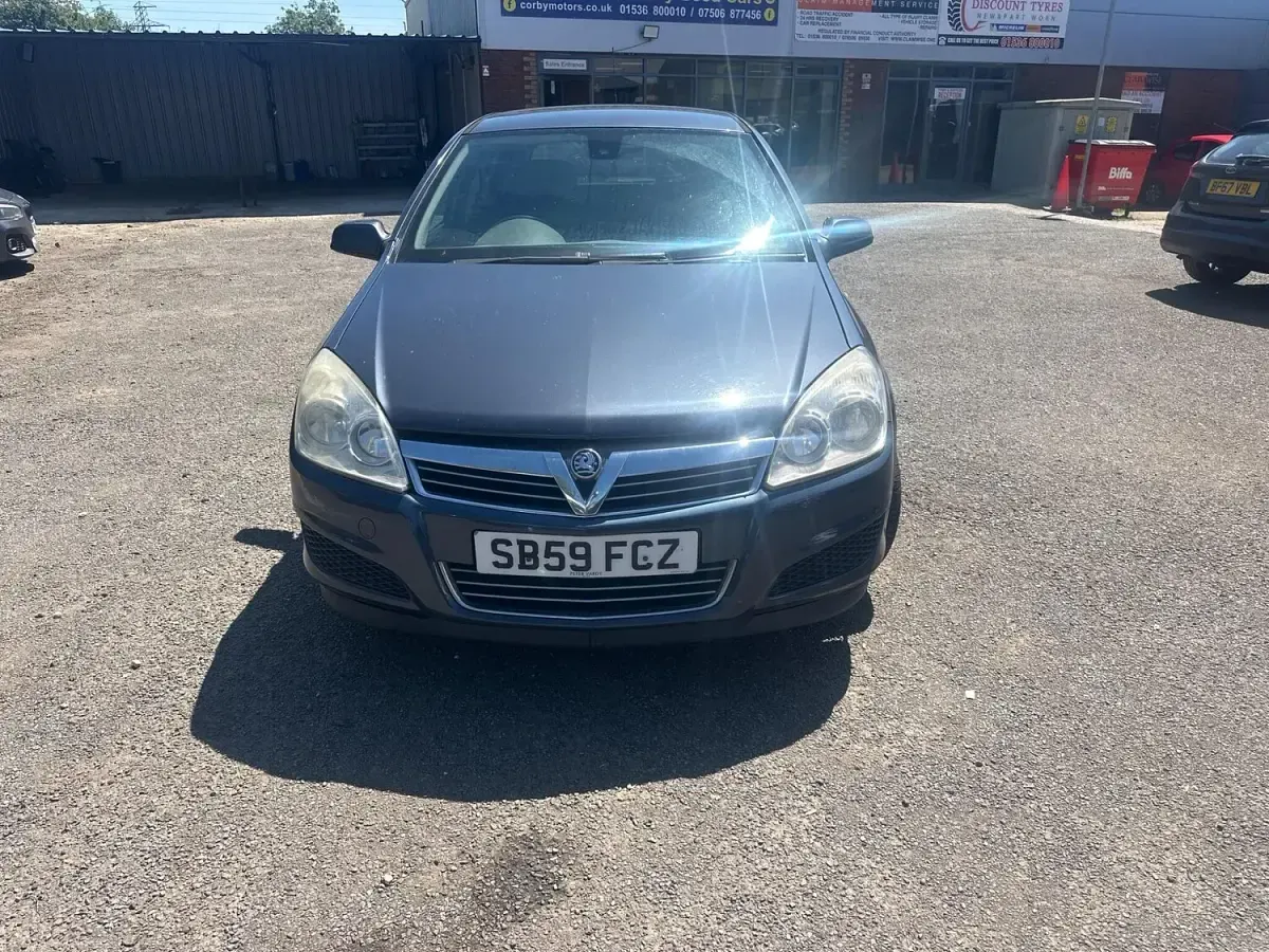 Used Vauxhall Astra Active 140 HP (102 kW) 2009 Blue Hatchback