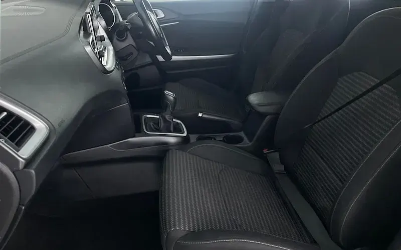 Używany Kia XCeed 120 KM (88 kW) 2022 Srebrny SUV