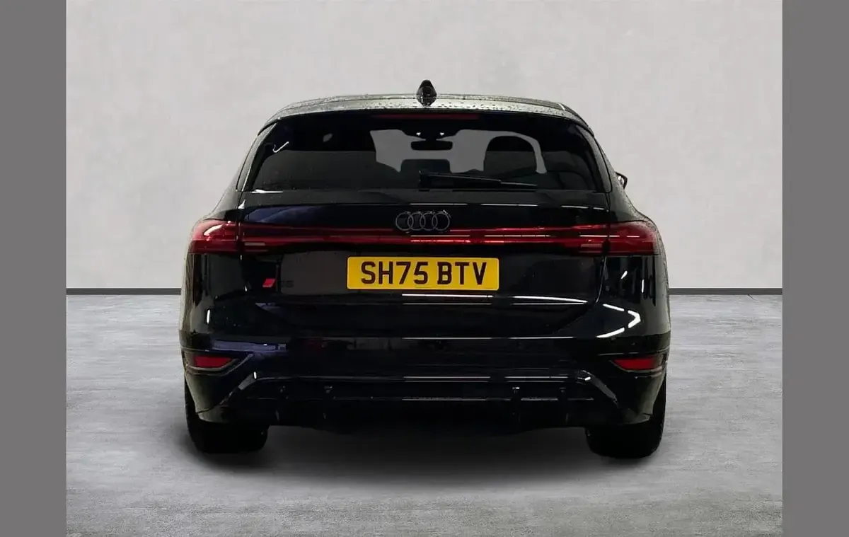 Used Audi S6 e-tron Comfort 364 kW (496 HP) 2025 Black Estate