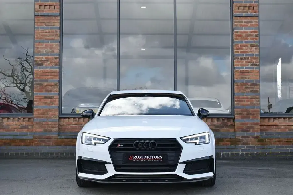 Used Audi S4 Comfort 354 HP (260 kW) 2018 White Sedan