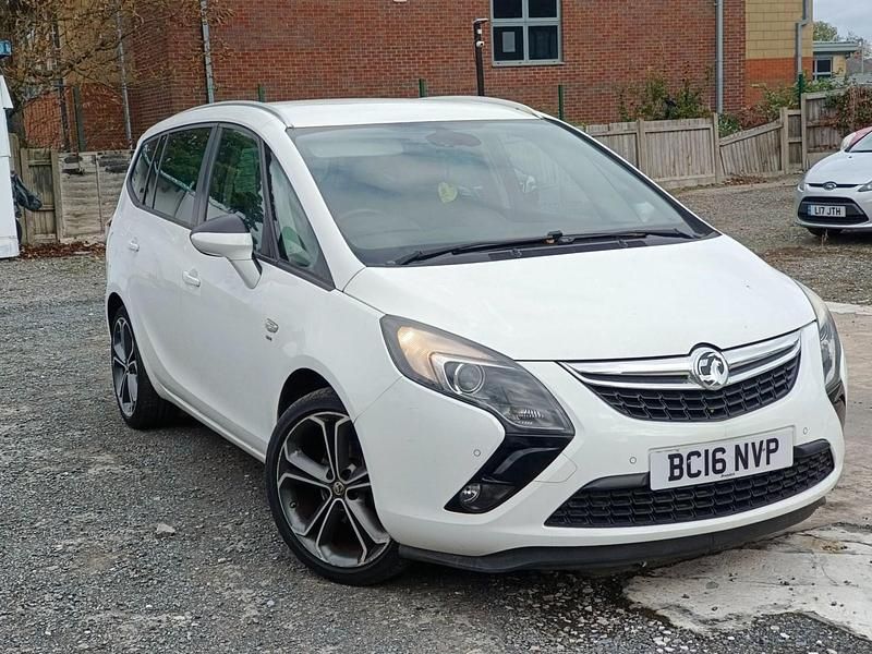 White Used 2016 Vauxhall Zafira SRi MPV | £2,999 (Fair price) - Image 1/4