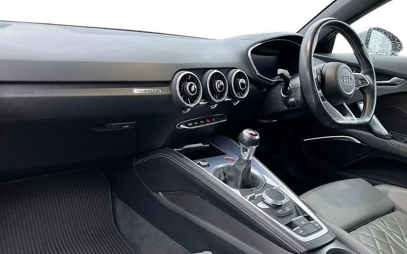 Used Audi TTS Comfort 310 HP (228 kW) 2017 Red Cabriolet