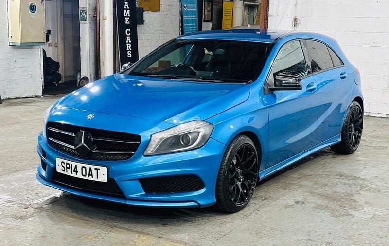 Usado Mercedes A220 AMG 2014 Azul Citadino
