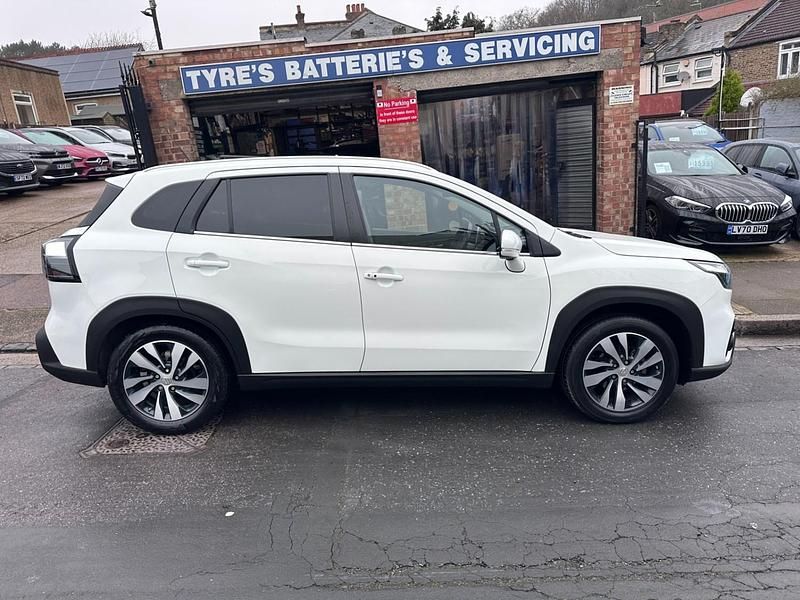 Used Suzuki SX4 115 HP (84 kW) 2023 White Hatchback