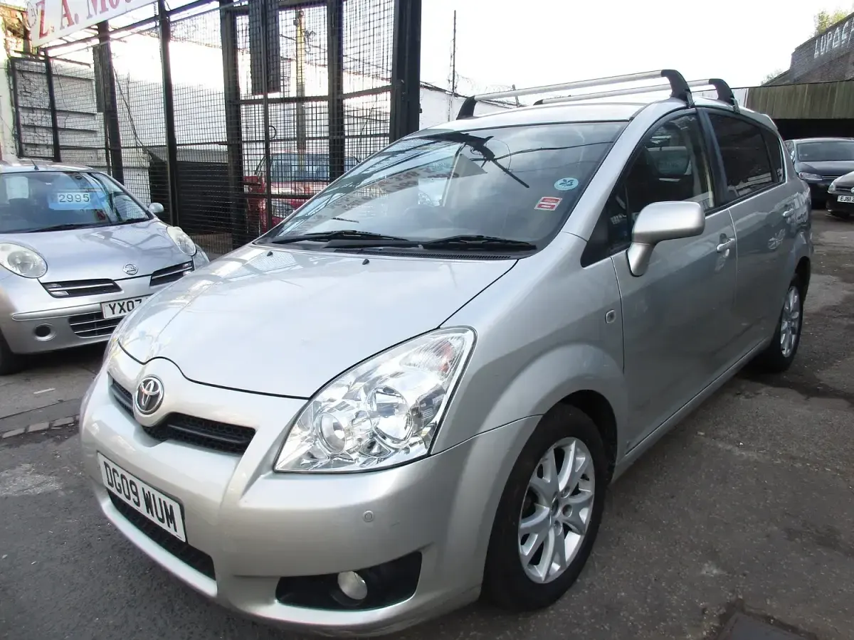 Used Toyota Verso SR 147 HP (108 kW) 2009 Silver MPV