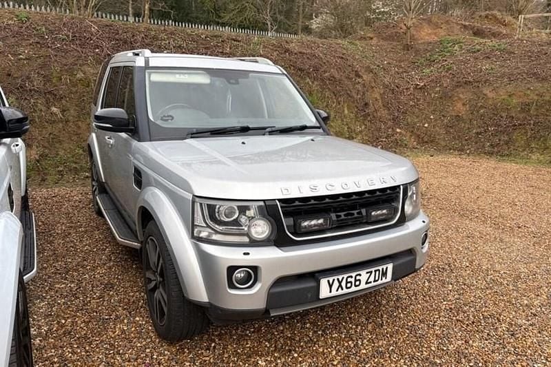 Used Land Rover Discovery 4 Landmark 256 HP (188 kW) 2016 Silver SUV