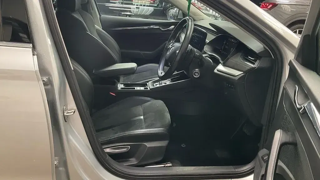 Gebraucht Skoda Octavia SE L 204 PS (150 kW) 2022 Silber Kombi