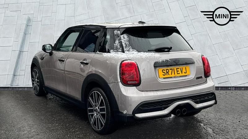 Usado Mini Cooper S Exclusive 176 HP (129 kW) 2021 Cinzento Citadino