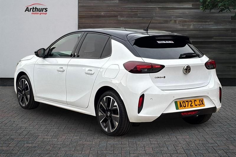 Used Vauxhall Corsa-e 98 kW (134 HP) 2023 White Hatchback
