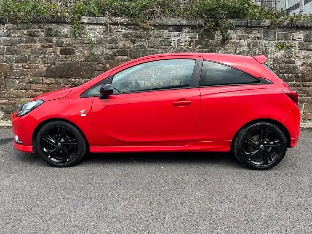Used Vauxhall Corsa Edition 70 HP (51 kW) 2015 Red Hatchback