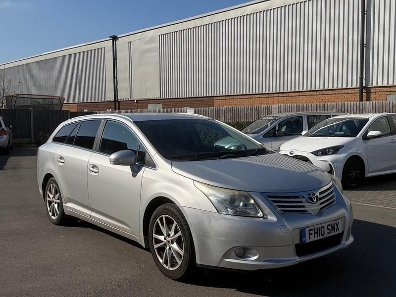 Used Toyota Avensis 147 HP (108 kW) 2010 Silver Estate