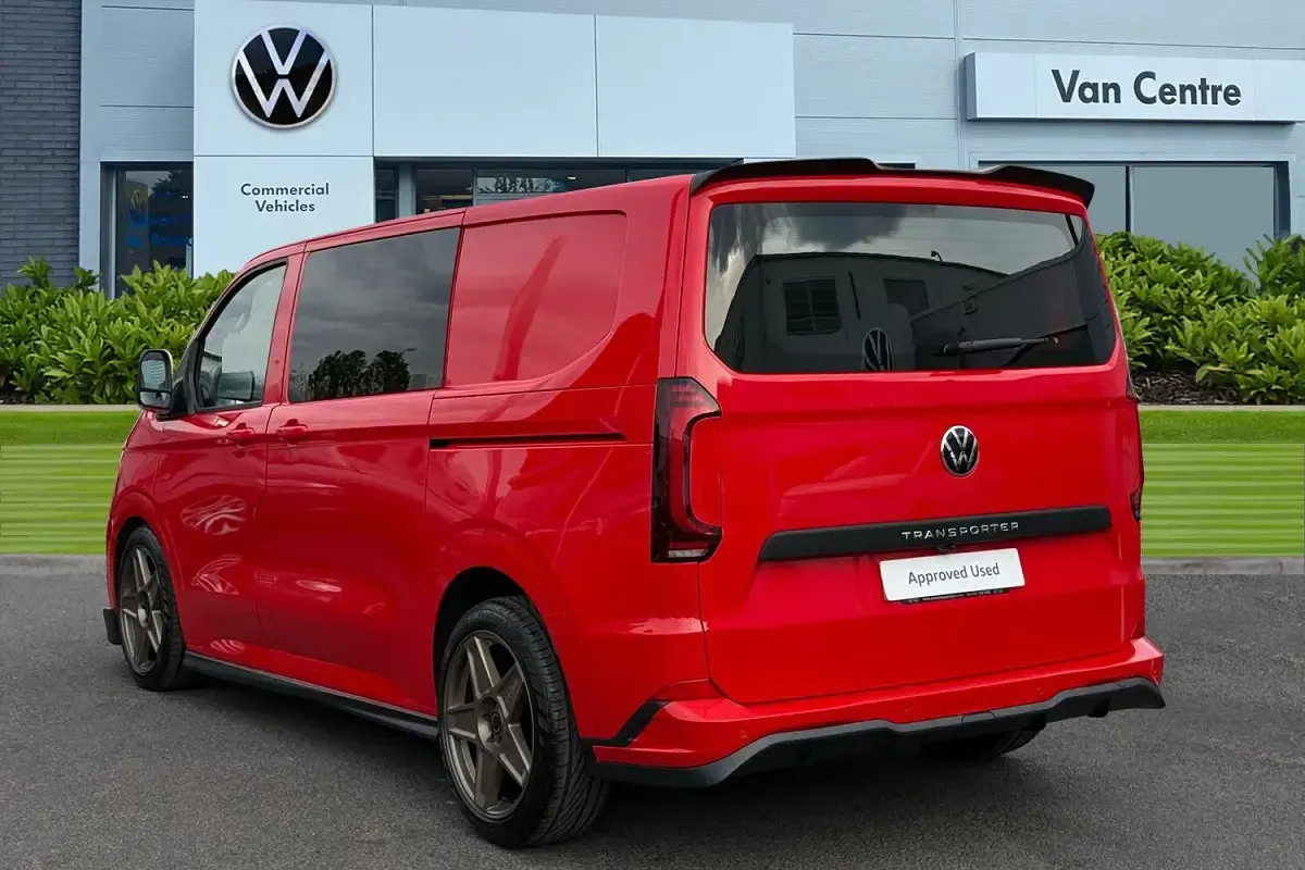 Used VW T7 Pro 150 HP (110 kW) 2025 Red Van