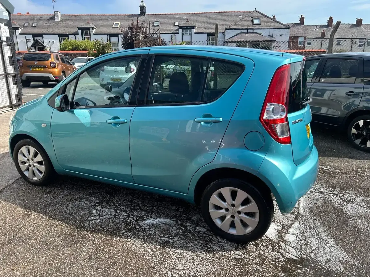 Used Suzuki Splash GLS 83 HP (61 kW) 2010 Turquoise Hatchback