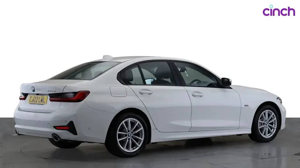 Used BMW 330e 292 HP (214 kW) 2022 White Sedan
