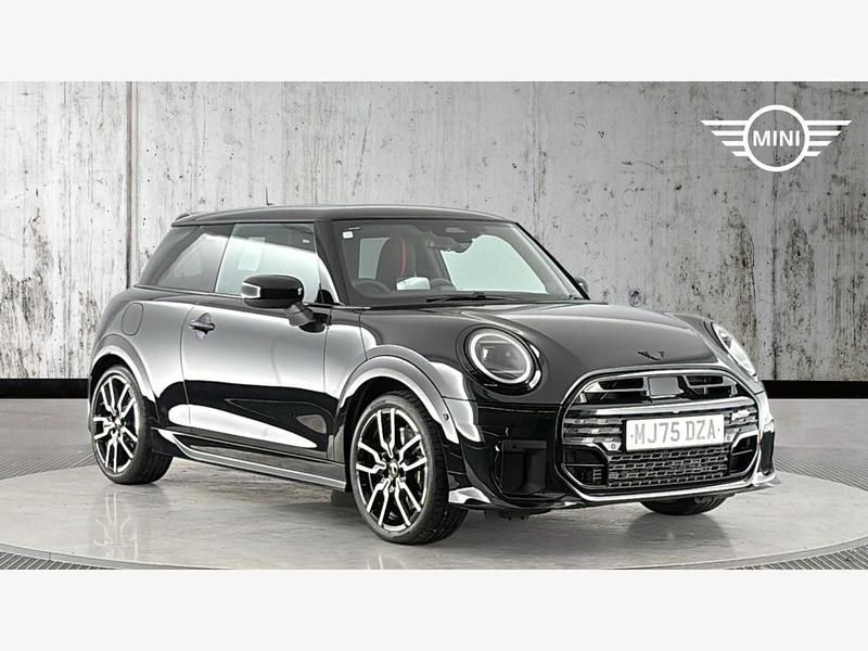 Used Mini Cooper Hatch 113 kW (154 HP) 2025 Black Hatchback