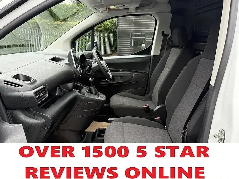 Used Vauxhall Combo Edition 100 HP (73 kW) 2021 White MPV