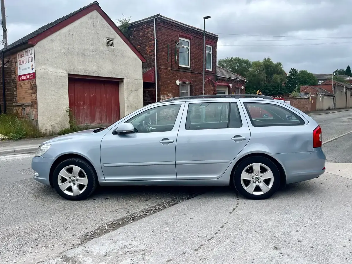 Used Skoda Octavia Elegance 2010 Blue Estate