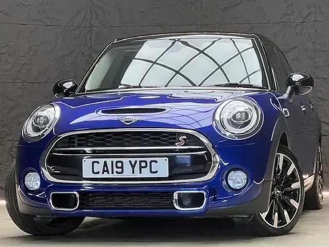 Used Mini Cooper S Exclusive 192 HP (141 kW) 2019 Blue Hatchback