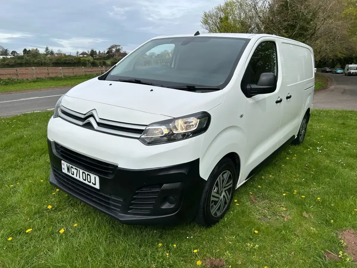Używany Citroën Dispatch 2022 Biały Minivan