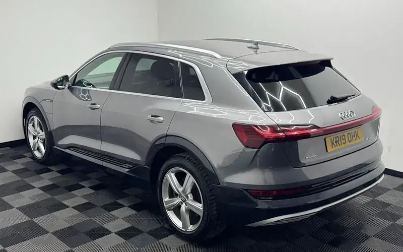 Used Audi e-tron Design 300 kW (408 HP) 2020 SUV