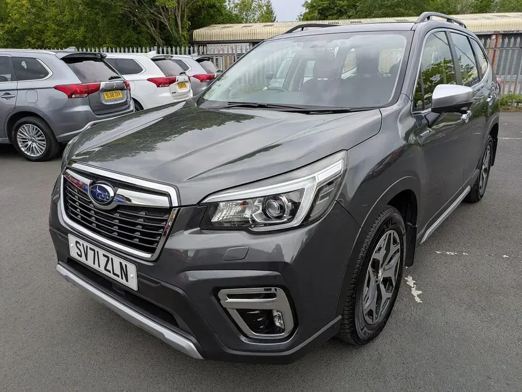 Usado Subaru Forester XE 2021 Cinzento SUV