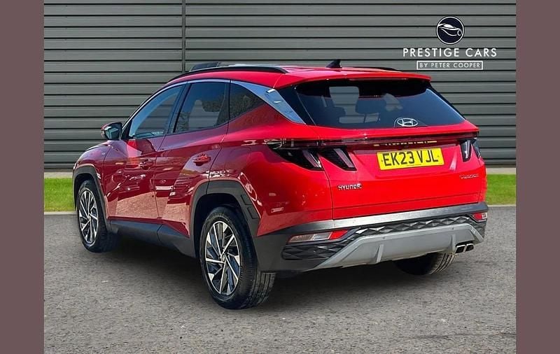 Usado Hyundai Tucson Premium 147 HP (108 kW) 2023 Vermelho SUV