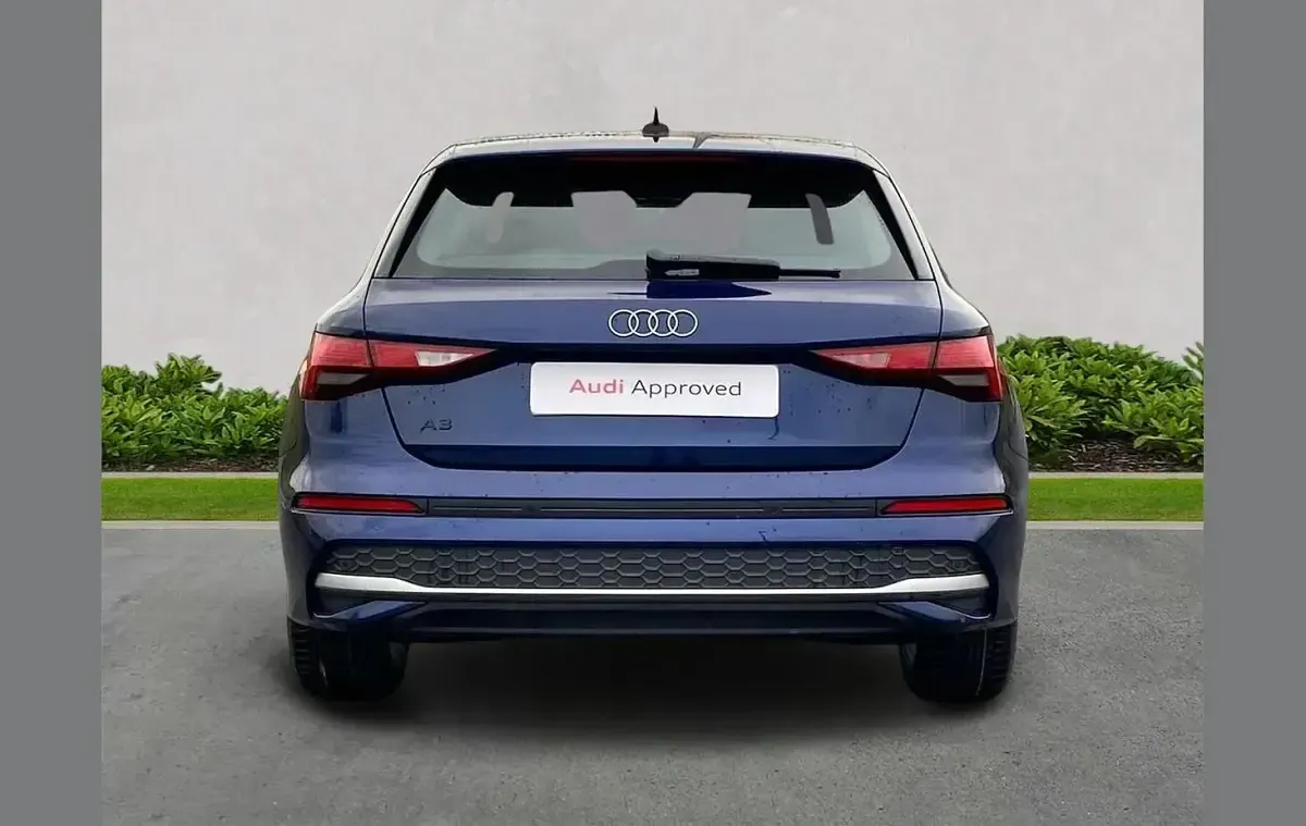 Used Audi A3 e-tron Sport 200 HP (147 kW) 2025 Blue Hatchback