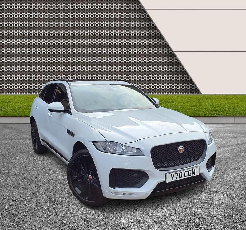 White Used 2017 Jaguar F-Pace R-Sport SUV | £13,995 (Super price) - Image 1/4