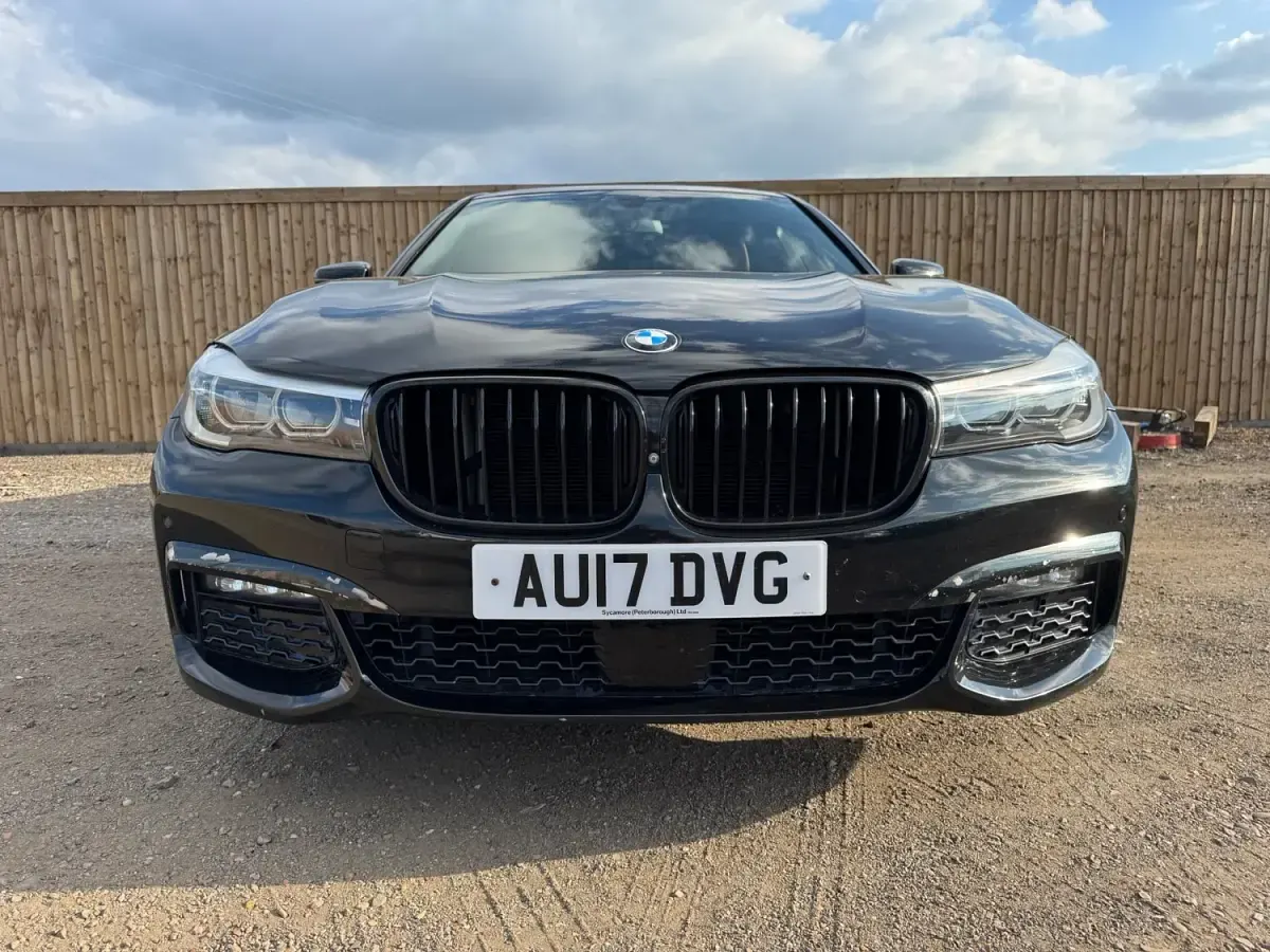 Begagnad BMW 730 M Sport 2017 Svart Sedan
