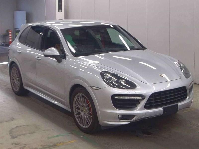Used Porsche Cayenne 420 HP (308 kW) 2012 Silver SUV