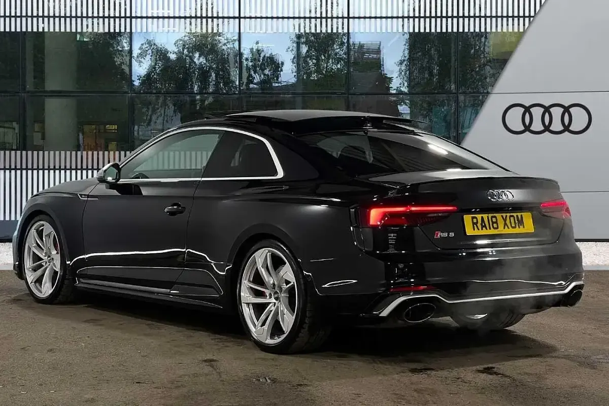 Usado Audi RS5 Advanced 450 HP (330 kW) 2018 Preto Coupé