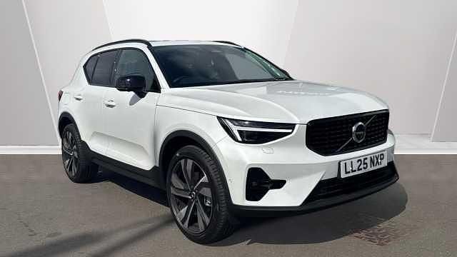 Used 2026 Volvo XC40 Ultra SUV | £38,680 (Expensive) - Image 1/3