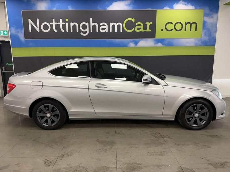 Używany Mercedes C220 Executive 170 KM (125 kW) 2014 Srebrny Coupe