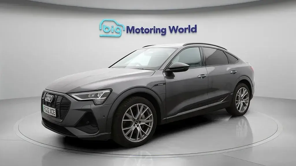 Begagnad Audi e-tron Black Edition 11 kW (15 HK) 2022 SUV