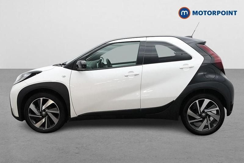 Used Toyota Aygo X 72 HP (52 kW) 2024 White SUV