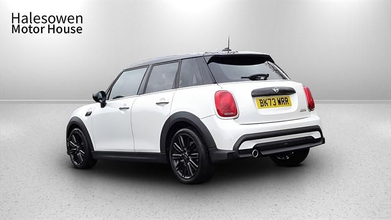 Used Mini Cooper Exclusive 136 HP (100 kW) 2023 White Hatchback