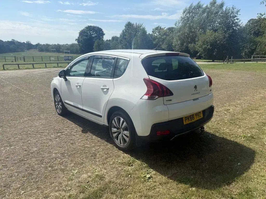 Used Peugeot 3008 Active 120 HP (88 kW) 2016 White SUV