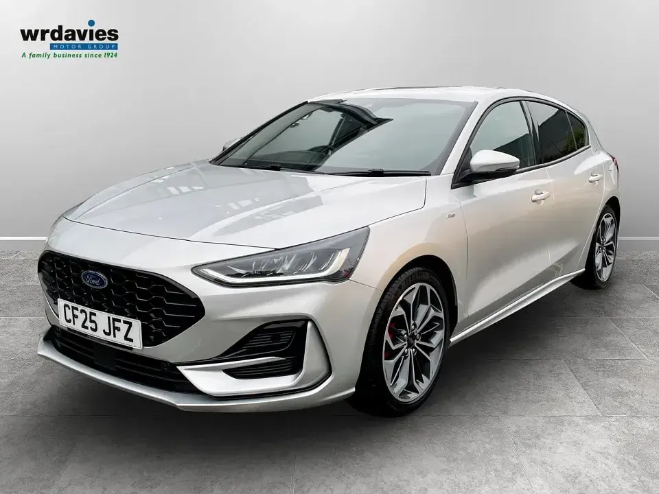 Used Ford Focus ST-Line X 125 HP (91 kW) 2025 Silver Hatchback
