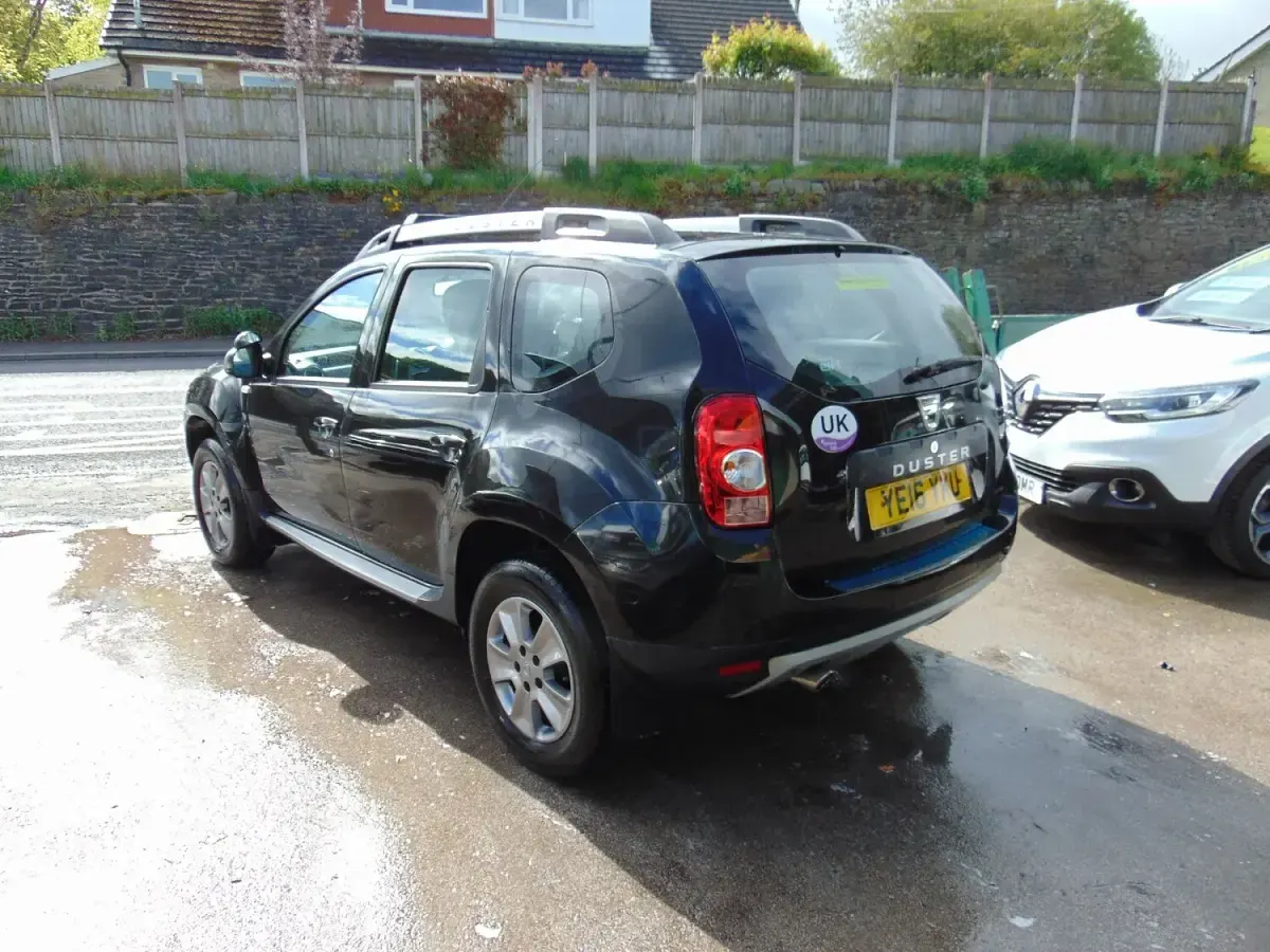 Used Dacia Duster Lauréate 110 HP (80 kW) 2016 Black SUV