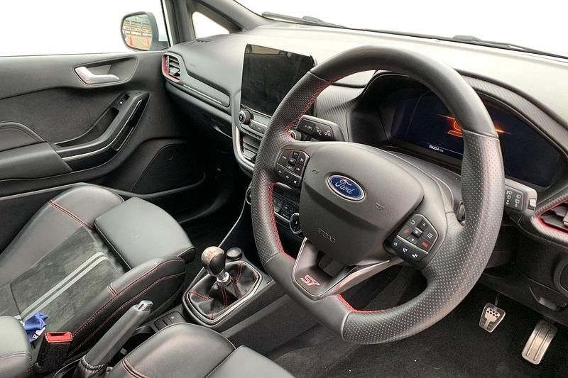 Used Ford Fiesta ST 200 HP (147 kW) 2023 White Hatchback