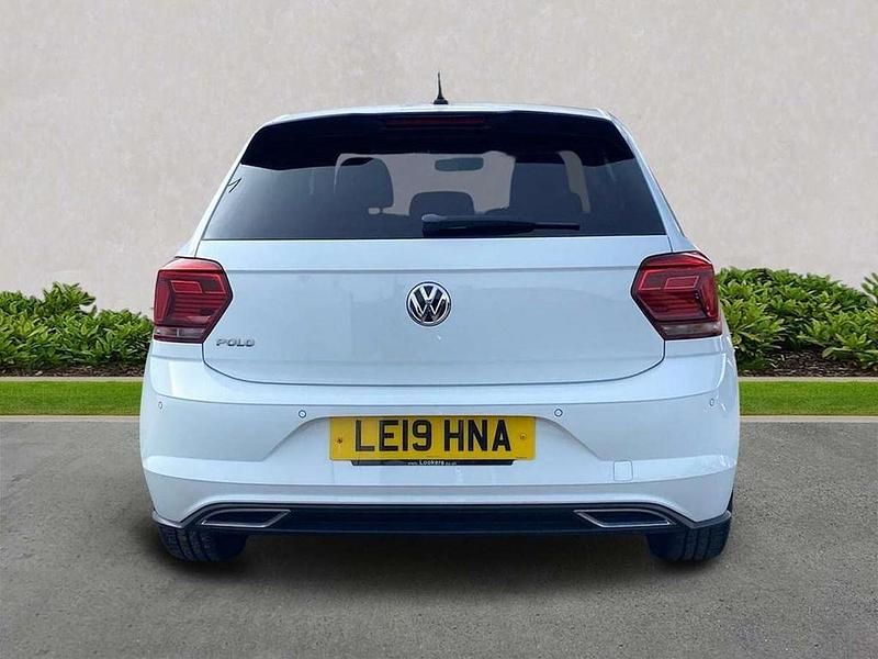 Used VW Polo R-line 95 HP (69 kW) 2019 White Hatchback
